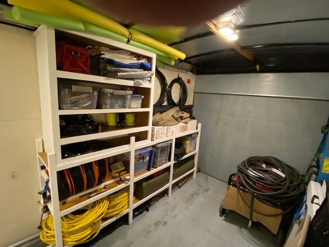 trailer right side shelves